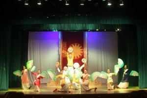Nhà hát nghệ thuật truyền thống tỉnh tổ chức báo cáo chương trình nghệ thuật phục vụ du lịch