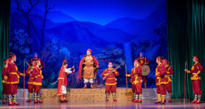 Tổng duyệt vở tuồng “Khát vọng non sông”