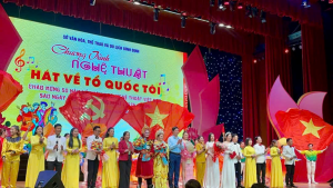 Nhà hát Nghệ thuật truyền thống tỉnh tham gia biểu diễn chào mừng 50 năm nền văn học, nghệ thuật Việt Nam và các hoạt động chào mừng Lễ kỷ niệm 50 năm giải phóng miền Nam, thống nhất đất nước