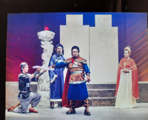 NSND Hoài Huệ - "lửa nghề cháy mãi" với nghệ thuật sân khấu truyền thống