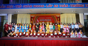Tổ chức chương trình giao lưu, báo cáo kết quả xây dựng câu lạc bộ  “Em yêu nghệ thuật truyền thống” tại trường THCS số 1 Hoài Nhơn Đông